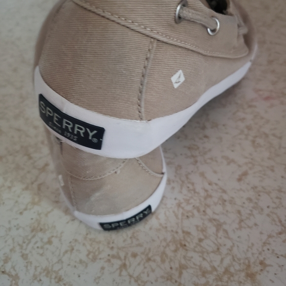 Shoes - Picture 2 of 5